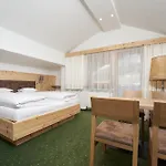 Отель Am Hof 3*