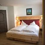 Am Hof Отель Зёльден